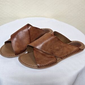 b.o.c. Faux Leather Crossover Sandals Size-9